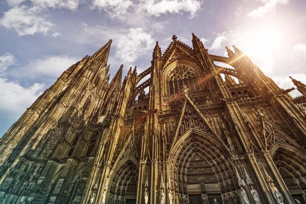 Kirchenfeiertag 22. Oktober: Zu wem beten Gläubige und was sollte man nicht tun