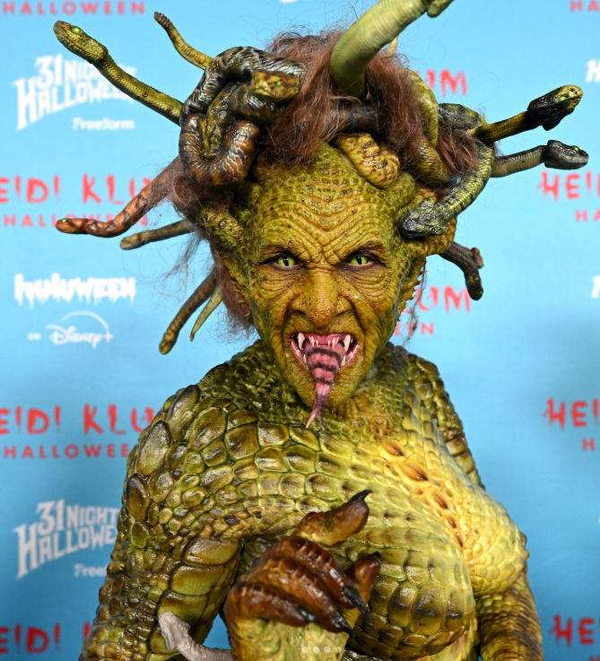 Heidi Klum als Medusa, die Gorgone: Der unglaubliche Look des Supermodels für Halloween 2025