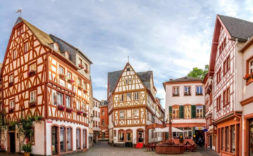Die schönsten Weihnachtsmärkte in Deutschland: Besonderheiten der Städte und die besten Orte für Weihnachtsferien