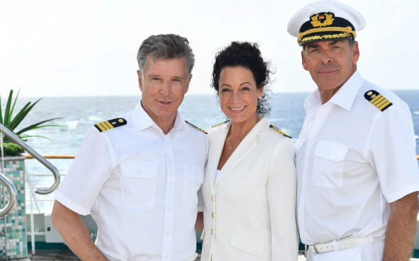 „Das Traumschiff“ bricht Quotenrekord nach unten: Silbereisen verliert erneut gegen „Tatort“ im ARD