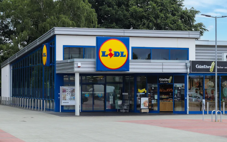 Lidl startet Verkauf von Strenesse Blue: Designer-Mode ab 7. Dezember online und ab 15. Dezember in allen Filialen