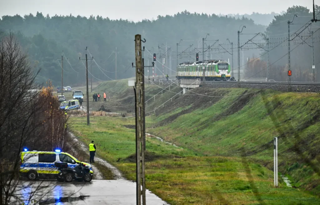 Polen meldet Sabotageakte auf der Bahnstrecke: General Kukuła spricht von „vorkriegsähnlichem Zustand“