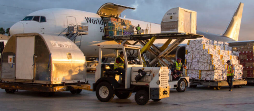 Weihnachtsversand 2025: Letzte Fristen bei DHL, Hermes und DPD – was Sie bis wann noch abschicken können