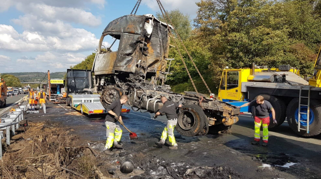 A3 am Kreuz Kaiserberg nach Lkw-Brand wieder freigegeben: Das ist bekannt