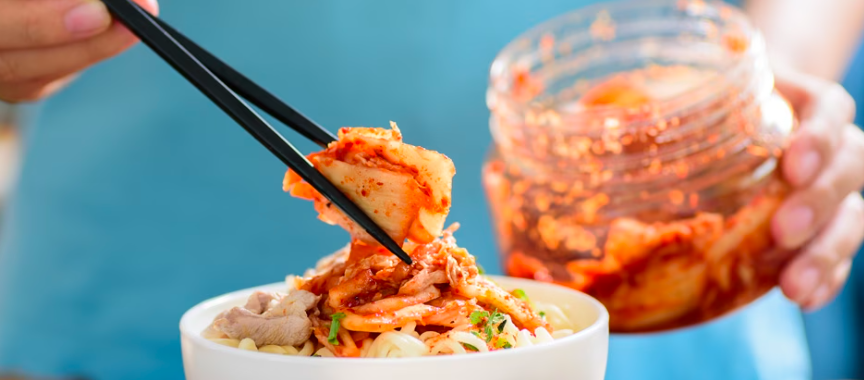 Kimchi als Superfood: Was 60 Gramm täglich für Immunsystem, Herz und Darm bewirken
