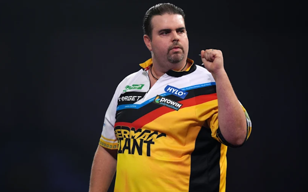 Darts-WM 2025: Gabriel Clemens schlägt Wessel Nijman 3:0 und steht in Runde drei – Gegner, Preisgeld, Fakten