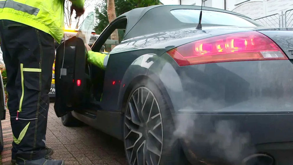 Herdecke, NRW – SEK sprengt Haustür bei Frührazzia am Morgen: Drei Verdächtige wegen groß angelegten Drogenhandels festgenommen