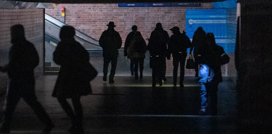 Stromausfall im Südwesten Berlins: 45.000 Haushalte ohne Strom und Heizung – Reparatur dauert bis Donnerstag